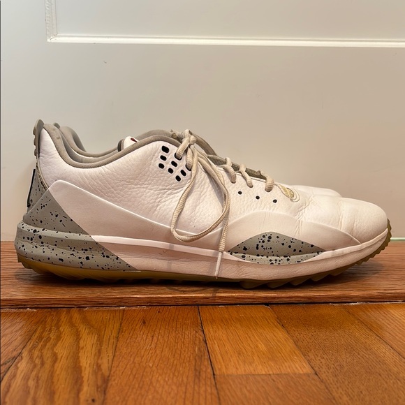 Jordan ADG 3 spikeless golf sneakers in white & cement gray - Picture 1 of 16